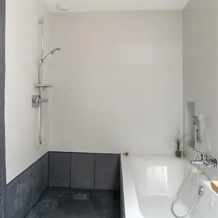 Charmante Maison Plain-pied Et Son Jardin Fleuri Casa vacanze Nantes
