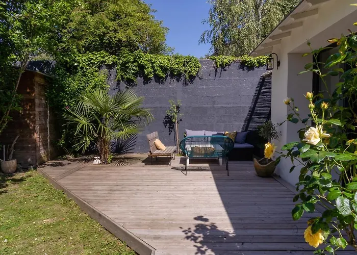 Charmante Maison Plain-pied Et Son Jardin Fleuri * ナント