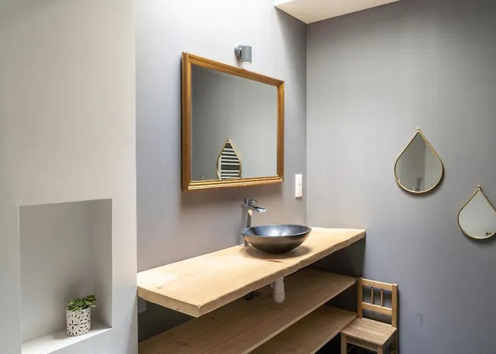 Charmante Maison Plain-pied Et Son Jardin Fleuri 別荘 *